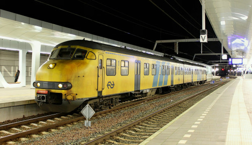 818299 (a): :2048x1181